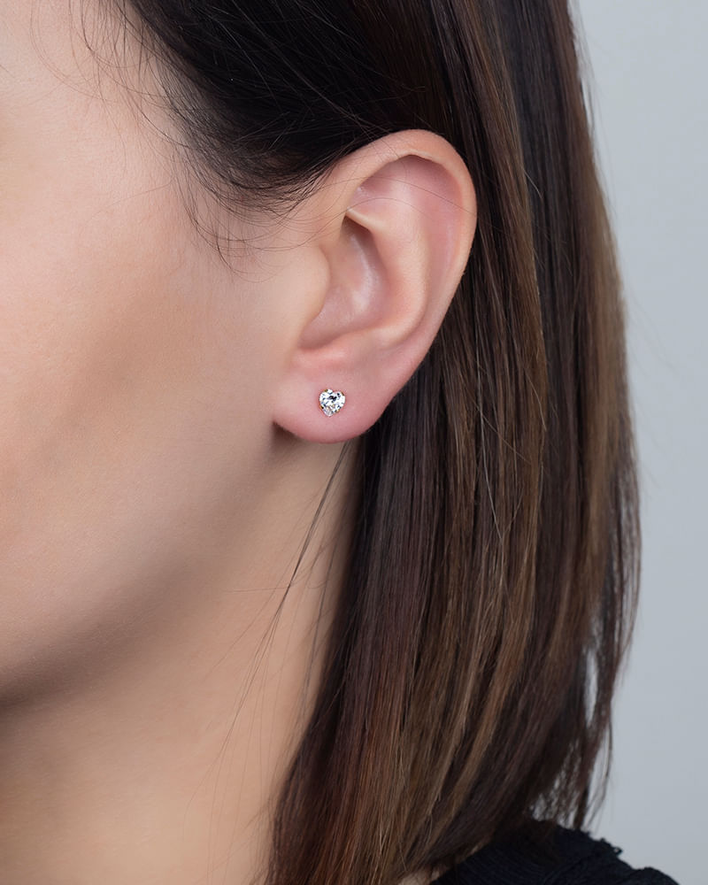 Brinco Coração de Zircônias 5mm Ouro 18k 750