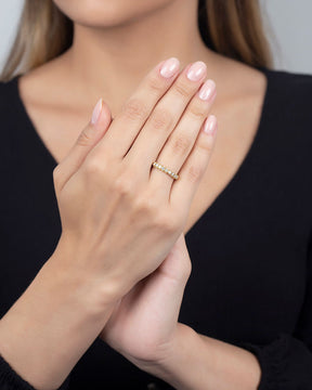 Meia Aliança com Diamantes Ouro 18k 750