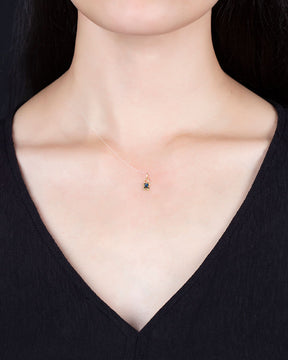 Pingente Ouro 18k 750 Menino com Safiras Sintéticas